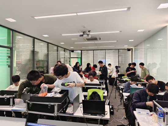 北京科技大學-機器人科創(chuàng)班